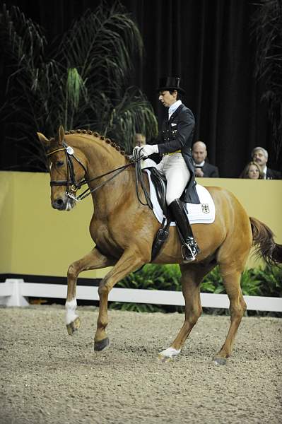 MonicaTheodorescu-Whisper-DER_8545.jpg