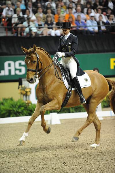 MonicaTheodorescu-Whisper-DER_8553.jpg