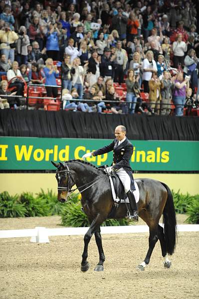 WorldCup-4-16-09-Dressage-806-SteffenPeters-Ravel-DDeRosaPhoto