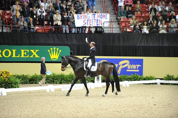 WorldCup-4-16-09-Dressage-814-SteffenPeters-Ravel-DDeRosaPhoto