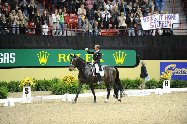 WorldCup-4-16-09-Dressage-815-SteffenPeters-Ravel-DDeRosaPhoto