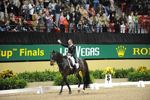 WorldCup-4-16-09-Dressage-817-SteffenPeters-Ravel-DDeRosaPhoto