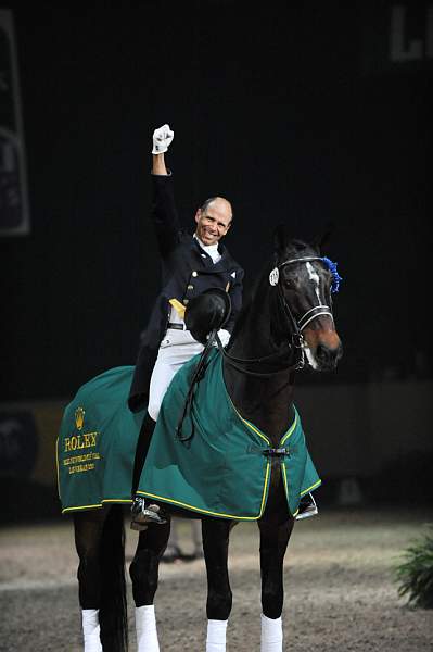 WorldCup-4-18-09-DressageAwardsFinal-612-SteffenPeters-Ravel-DDeRosaPhoto