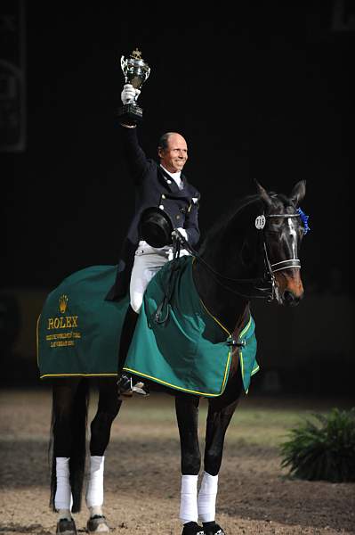 WorldCup-4-18-09-DressageAwardsFinal-664-SteffenPeters-Ravel-DDeRosaPhoto