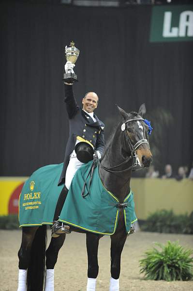 WorldCup-4-18-09-DressageAwardsFinal-674-SteffenPeters-Ravel-DDeRosaPhoto