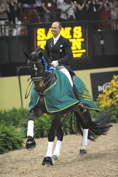 WorldCup-4-18-09-DressageAwardsFinal-717-SteffenPeters-Ravel-DDeRosaPhoto