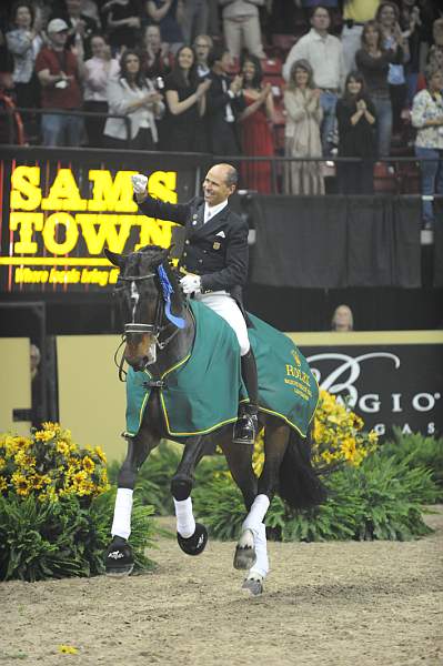 WorldCup-4-18-09-DressageAwardsFinal-737-SteffenPeters-Ravel-DDeRosaPhoto