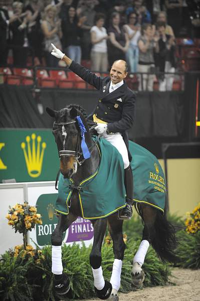 WorldCup-4-18-09-DressageAwardsFinal-741-SteffenPeters-Ravel-DDeRosaPhoto