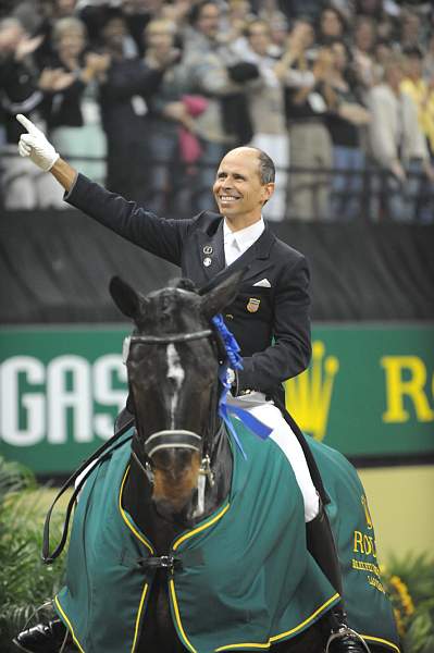 WorldCup-4-18-09-DressageAwardsFinal-745-SteffenPeters-Ravel-DDeRosaPhoto