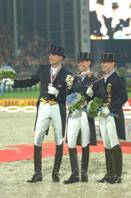 112-WEG-KurAwards-8-26-06-_DeRosaPhoto.JPG
