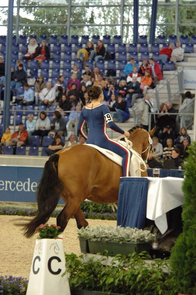 092-WEG-Vaulting-8-24-06-&copy;DeRosaPhoto.jpg