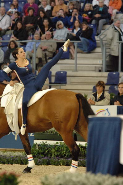 095-WEG-Vaulting-8-24-06-&copy;DeRosaPhoto.jpg