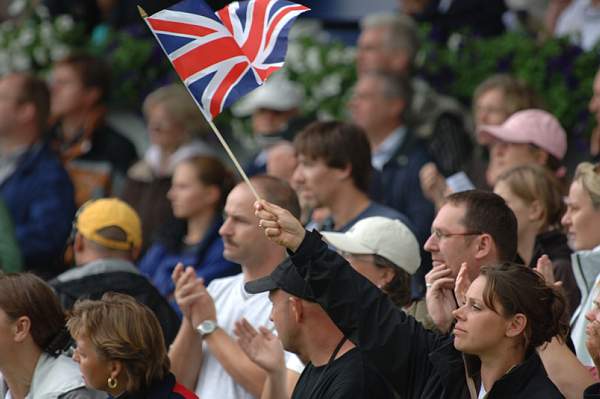 082-WEG-8-25-06-Flags-DeRosaPhoto.jpg