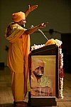 Gurudev-10-4-15-7906-DDeRosaPhoto